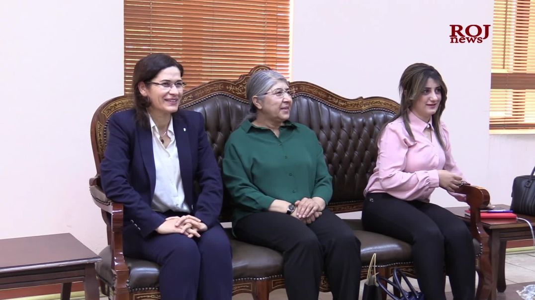 ئیلهام ئەحمەد سەردانی یەكێتی ژنان دەكات