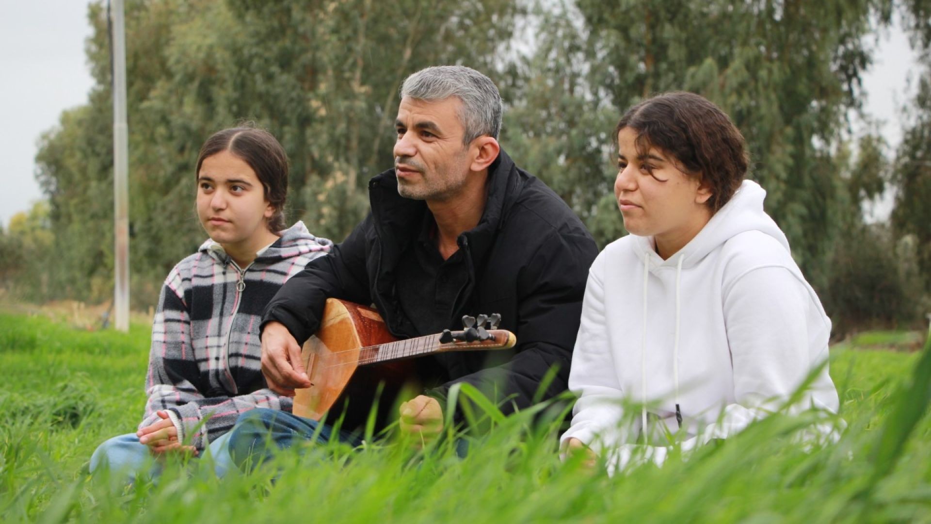 ‘Min ji tenekeyek tembûrek çêkir’