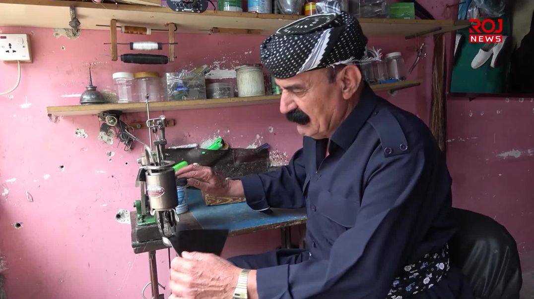 وەستایەك زیاتر لە ٣٤ ساڵە هوونەر و پیشەكەی لە دووکانێكدا کۆکردووەتەوە