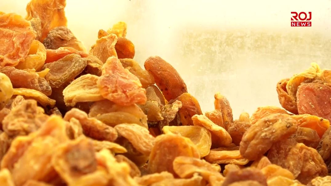 خواست لەسەر میوەى وشک زۆر بووە و پزیشکێکیش هۆشداریی دەدات لە خواردنی