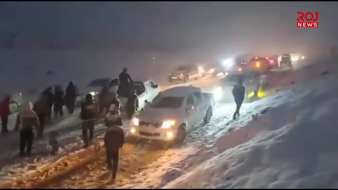 بەفر بارین هاتووچۆی خەڵکی لە چەند ناوچەیەک پەکخستووە