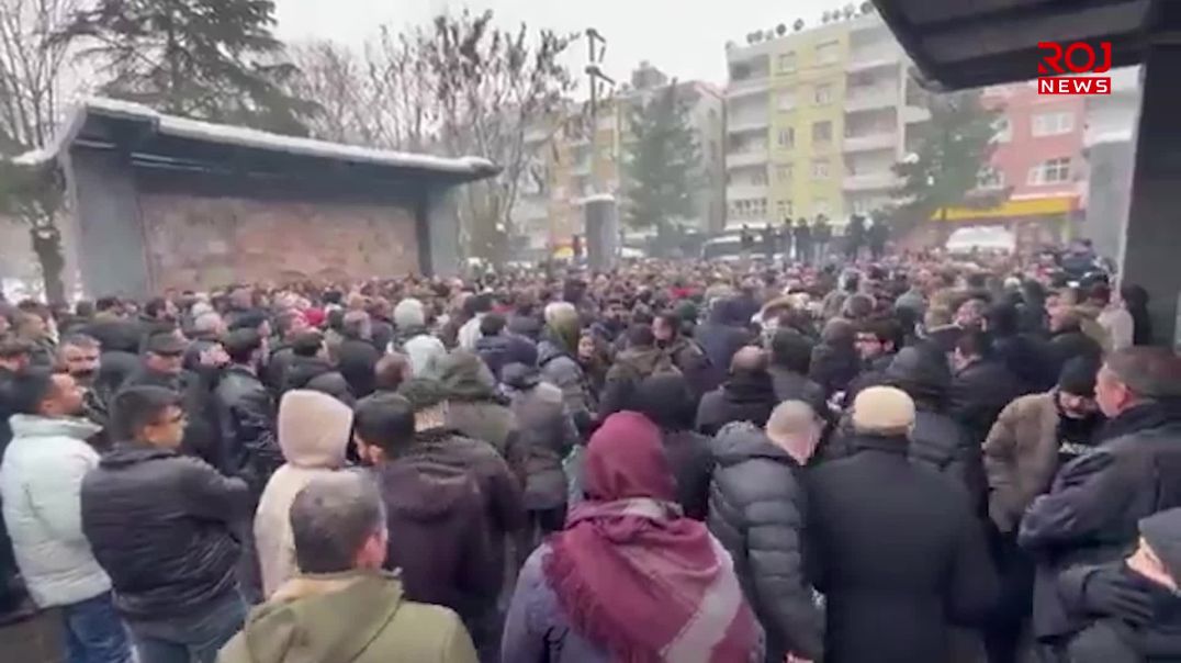 شارەکانی باکووری کوردستان دژی هێرش بۆ سەر کوردانی حەلەب ڕاپەریون