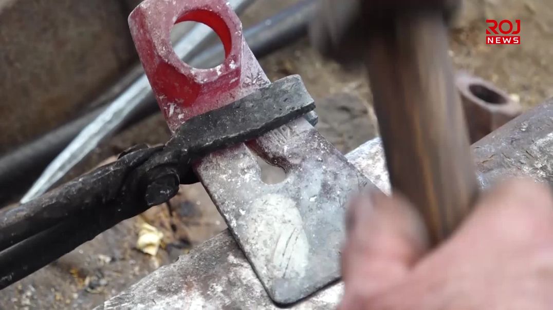 دەستکەوتنی بژێوی ژیان لە ناو ئاگرو ئاسندا