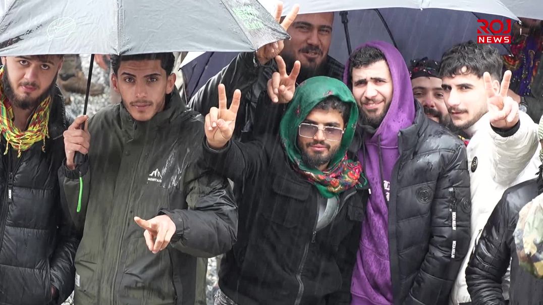 هێدی هێدی هاوڵاتیان لە گۆڕەپانی ئاهەنگی نەورۆزی قەندیل کۆدەبنەوە