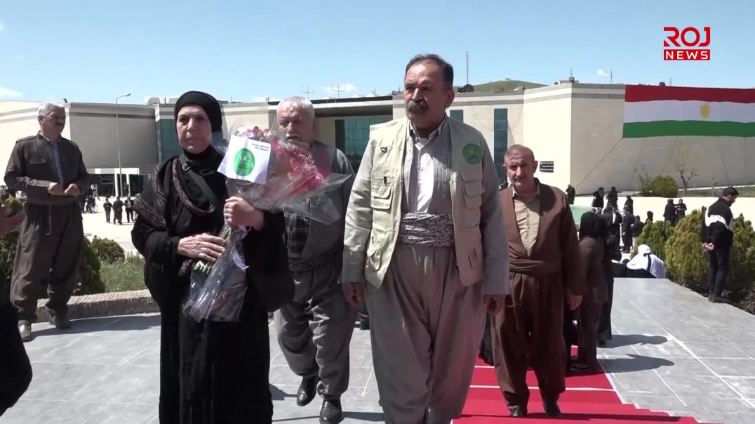 کۆمەڵەی هێڤی تاجەگوڵینەی لەسەر مۆنۆمێنتی ئەنفالکراوان دانا