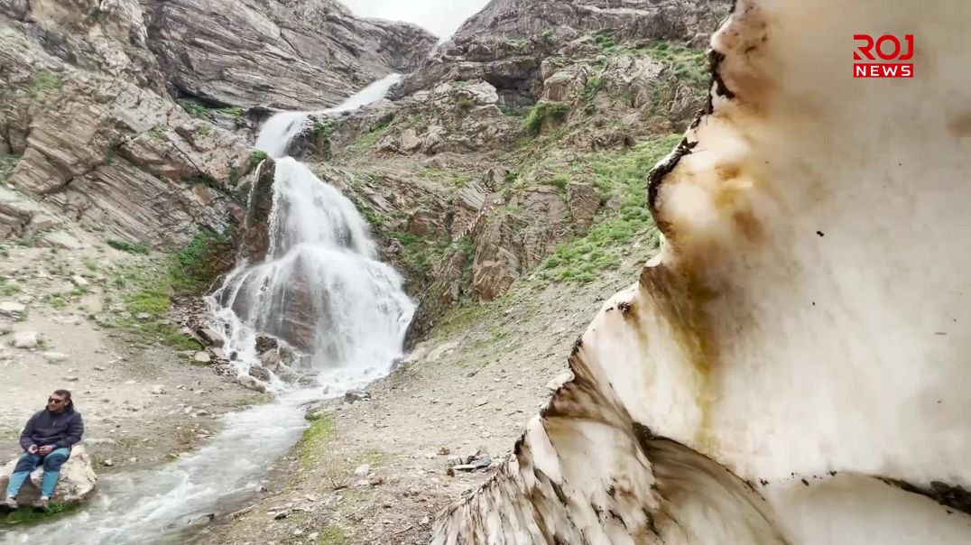 تونێلە بەفرەکانی کانیەڕەش بووەتە جێی سەرنجی گەشتیاران
