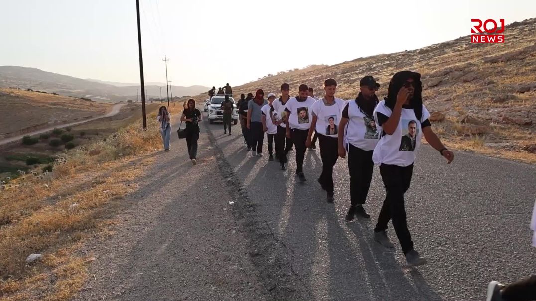 Komek ciwanên Êzidî ber bi ‘Sûka Serî’ ve dest bi meşa dirêj kirin